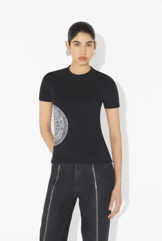 Camiseta Baby Tee con estampado de laurel negro