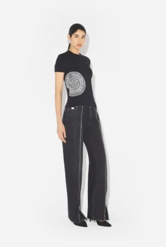 Camiseta Baby Tee con estampado de laurel negro