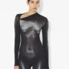El body plateado con estampado «Body Dust» El body plateado con estampado «Body Dust»