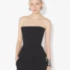 El corsé de traje negro El corsé de traje negro