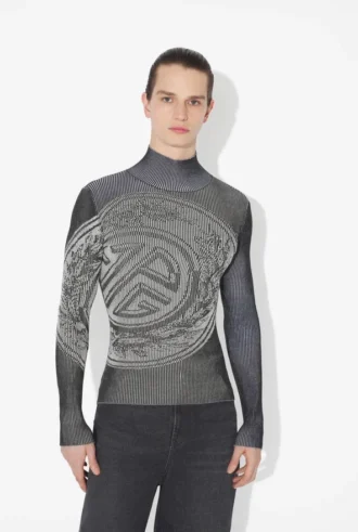 El jerseis gris con estampado de laurel El jerseis gris con estampado de laurel