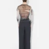 El top gris Blurry Roses