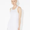 El vestido blanco con liguero El vestido blanco con liguero