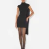 El vestido cónico corto de pantalones cortos