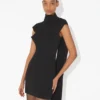 El vestido cónico corto de pantalones cortos