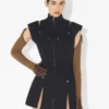 El vestido corto de mezclilla con abertura
