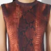 El vestido de algodón con estampado de pitón El vestido de algodón con estampado de pitón