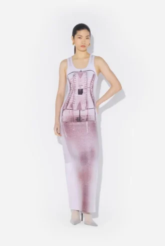 El vestido de punto con efecto corsé trampantojo