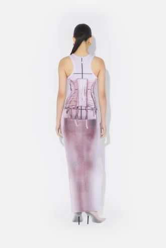 El vestido de punto con efecto corsé trampantojo