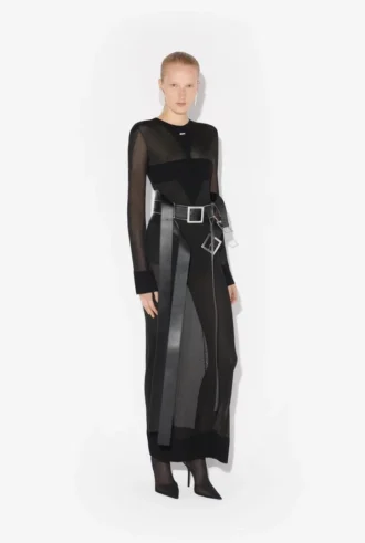 El vestido largo de punto con logotipo