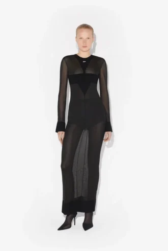 El vestido largo de punto con logotipo