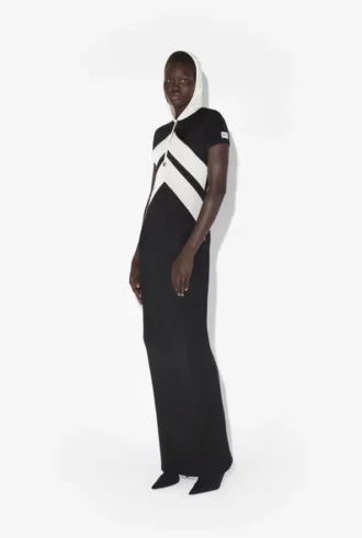 El vestido largo negro con Chevrons El vestido largo negro con Chevrons