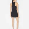 El vestido negro con liguero El vestido negro con liguero