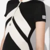 La camiseta negra con Chevrons La camiseta negra con Chevrons