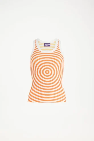 La camiseta sin mangas naranja con estampado «Target»