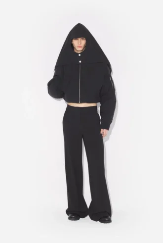 La chaqueta bomber con capucha