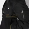 La chaqueta bomber corta acolchada La chaqueta bomber corta acolchada