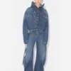 La chaqueta de doble denim La chaqueta de doble denim