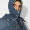 La chaqueta de doble denim La chaqueta de doble denim