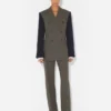 La chaqueta de traje bimaterial La chaqueta de traje bimaterial