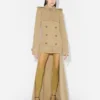 La gabardina con aberturas La gabardina con aberturas