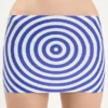 La minifalda azul con estampado de dianas