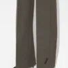 Los pantalones con ojales