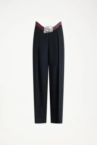 Los pantalones de traje curvos