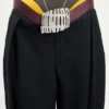 Los pantalones de traje curvos Los pantalones de traje curvos