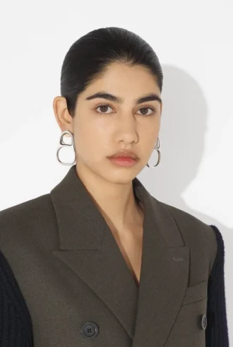 Pendientes con forma de anilla de lata en tono plateado