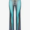 Reedición: los pantalones con estampado de lunares azules